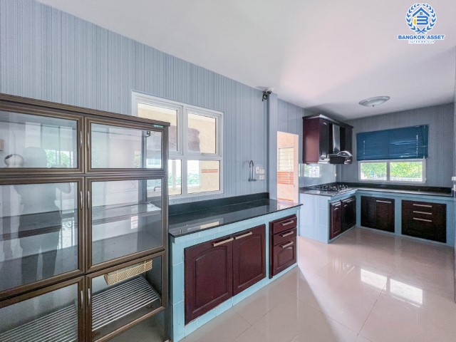 *****บ้านเดี่ยวมือสองย่านปทุมธานี ม.ชวนชื่น บรุ๊คไซด์ บางคูวัด เนื้อที่กว้าง 57.80 ตร.ว. ฟังก์ชัน 3 ห้องนอน 2 ห้องน้ำ ที่จอดรถ 2 คัน ต่อเติมสวย พร้อมเข้าอยู่ สภาพแวดล้อมภายในโครงการดี ตั้งบนทำเลแห่งการเดินทาง เชื่อมต่อถนนกรุงเทพฯ-ปทุมธานี, ถนนศรีสมาน และทางด่วน "ศรีรัช" และ ทางด่วน "ศรีสมาน"